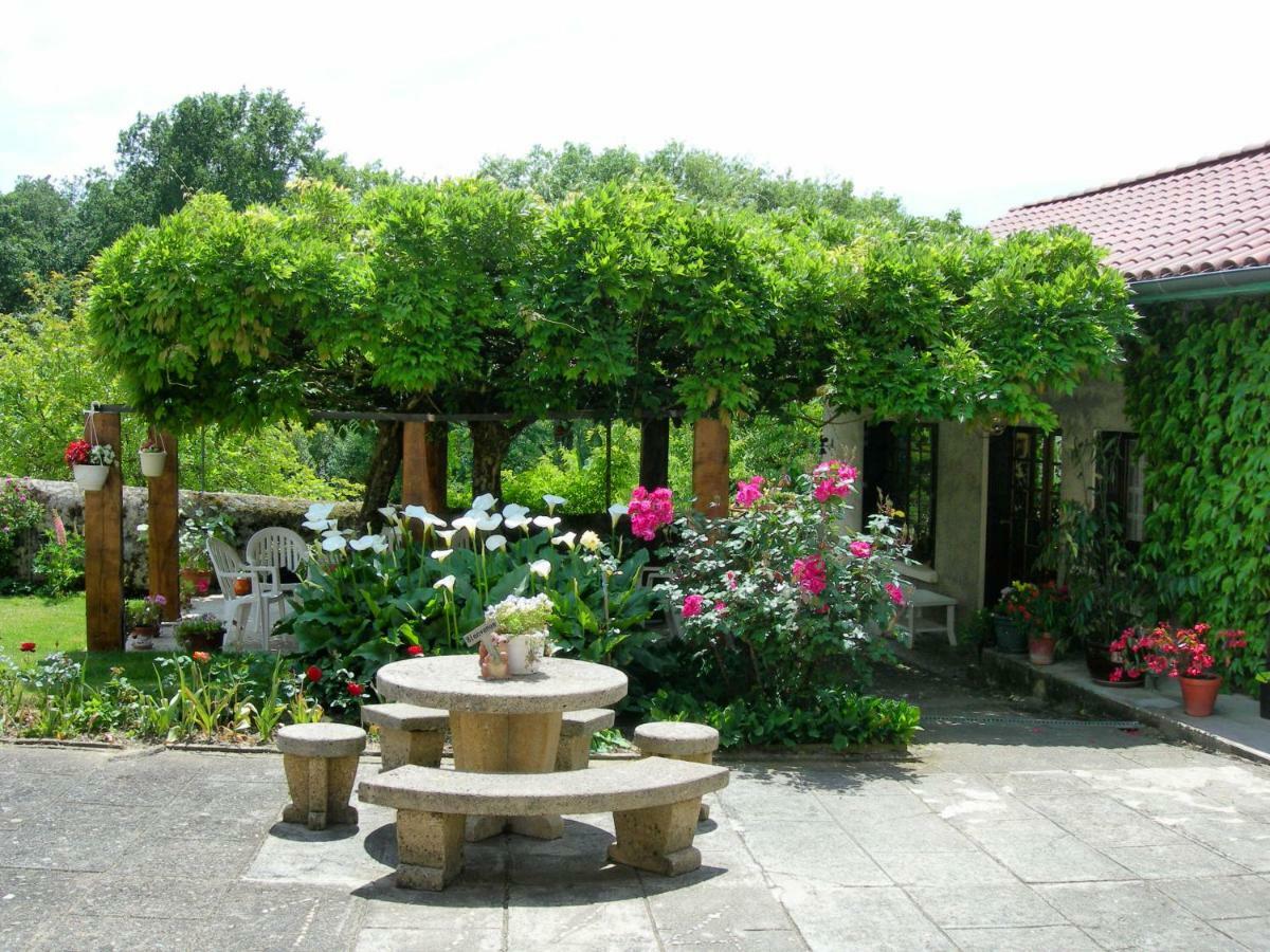 Bed and Breakfast Sous La Glycine Miélan Exteriér fotografie